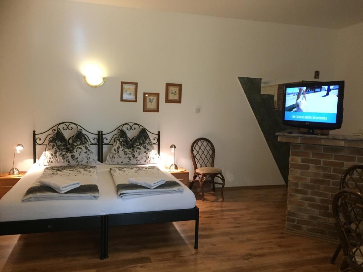 Penzion Dukát Vřesina Esterno foto